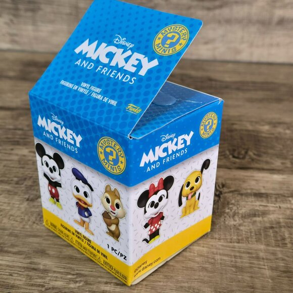 Funko Disney Mickey & Friends Mystery Vinyl Figure Collectible 1/6 Chance Mickey - Picture 5 of 8